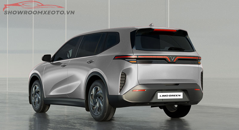 VinFast Limo Green có thiết kế dài, mượt mà với các đường gân nổi bật chạy dọc theo thân xe