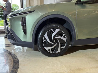 VinFast Limo Green ra mắt: MPV điện 7 chỗ mạnh 201 mã lực, đi 405km, màn hình lớn hơn Xpander