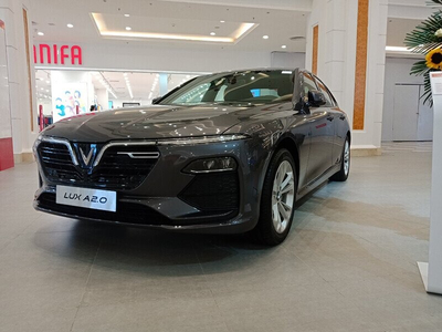 VinFast Lux A2.0 (Bản Tiêu Chuẩn)