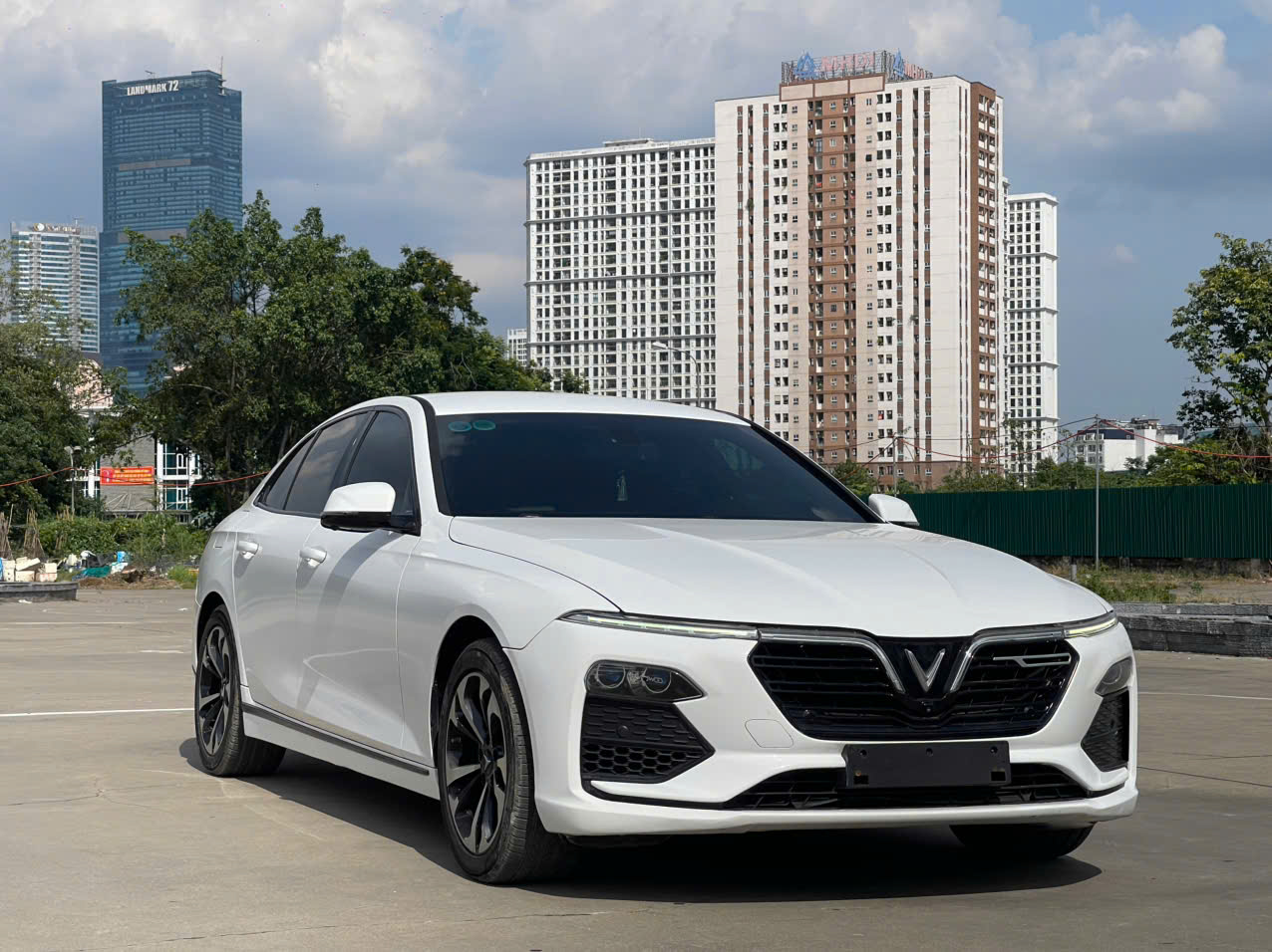VinFast Lux A2.0 Lướt 2020 - Màu Trắng - Odo 5.2V