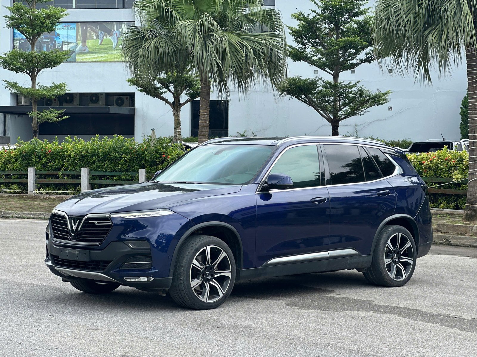 VinFast Lux SA2.0 Lướt 2021 - Màu Xanh - Odo 6.9V Km
