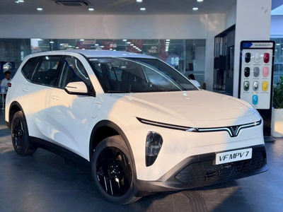 VinFast MPV 7 có chạy biển vàng được không? Giải đáp chi tiết 2026