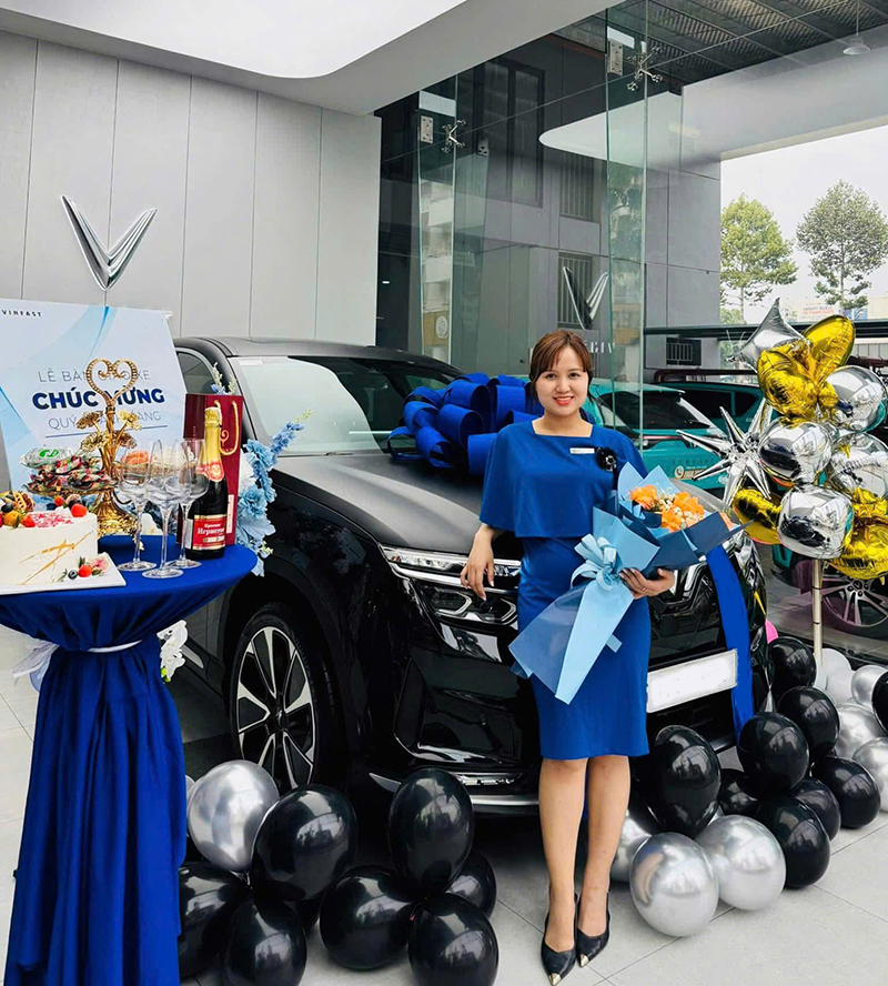 Lễ bàn giao xe VF8 