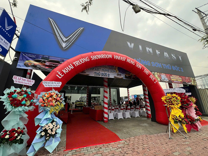 Showroom VinFast Hùng Sơn Thủ Đức, Tọa lạc tại vị trí 720 Song Hành Xa Lộ Hà Nội, Phường Hiệp Phú, TP Thủ Đức, TP.HCM