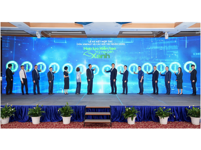 VinFast và 12 ngân hàng, tổ chức tài chính chung tay hỗ trợ người dân Hà Nội chuyển sang xe điện