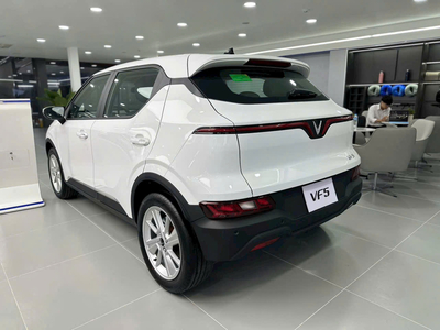 VinFast VF5 Tháng 5/2026: Tặng 2 Năm Bảo Hiểm Hoặc Giảm Trực Tiếp 10 Triệu Đồng