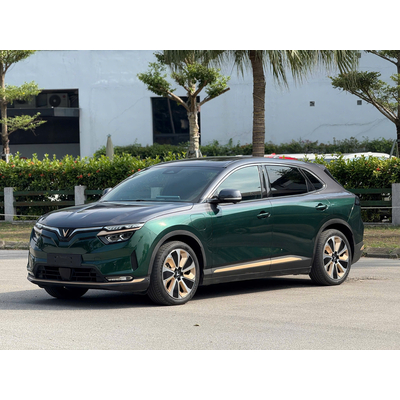 VinFast VF8 Plus Lướt 2024 - Màu Xanh bộ đội - Odo 1.2V Km