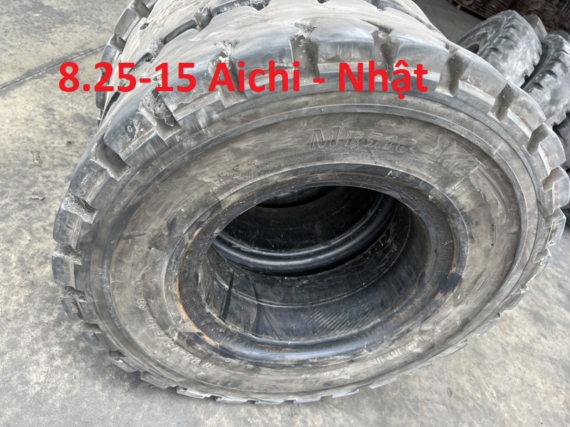 Vỏ đặc cũ xe nâng 825-15
