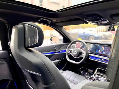 BMW 735i Pure Excellence