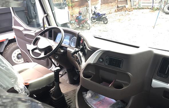 XE TẢI THÙNG CHENGLONG H7 8×4 330HP (THÙNG MUI BẠT)