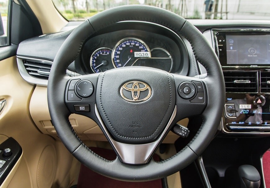 Vô lăng xe Toyota Vios bản G cao cấp