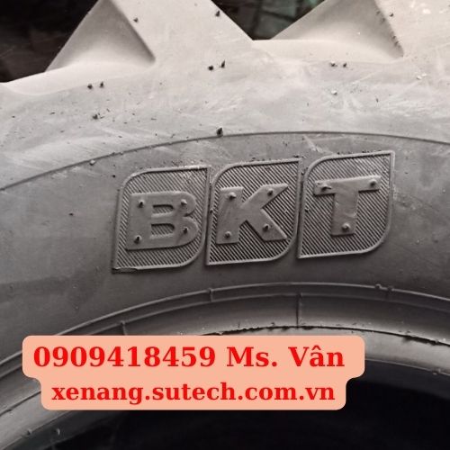 Vỏ xe xúc lật 16/70-24 BKT Ấn Độ