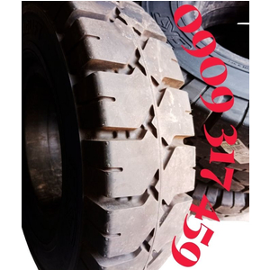 Vỏ đặc xe nâng 700-12 BKT