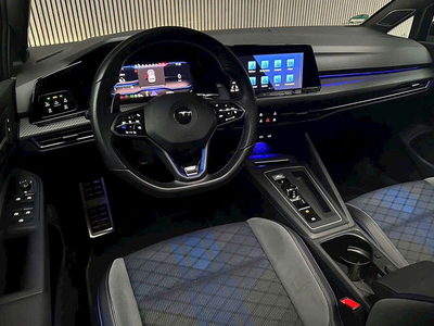 Volkswagen Golf Life 2025