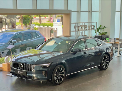 New Volvo S90 Plug-in Hybrid Ultra 2026