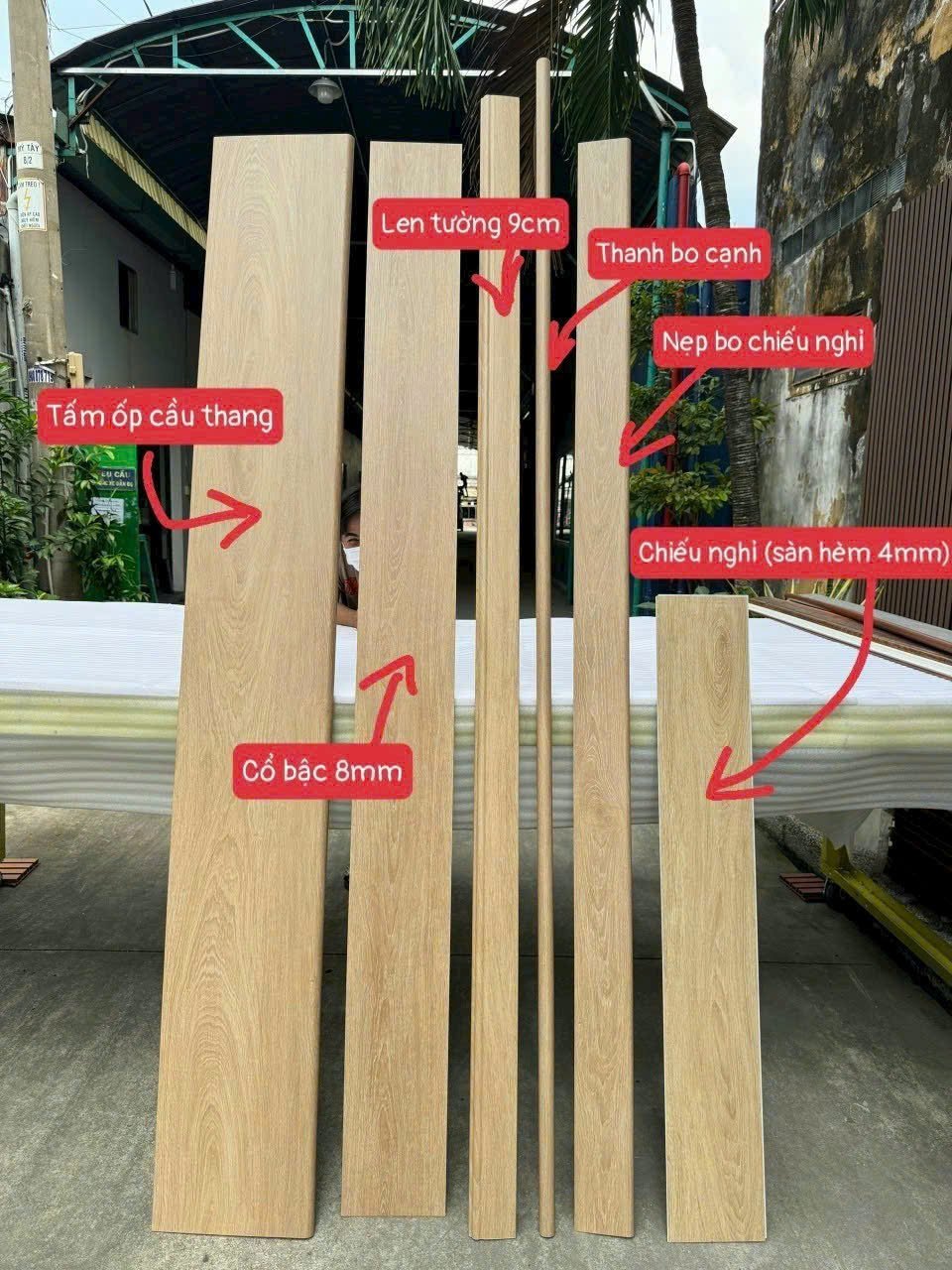 Bậc cầu thang nhựa giả gỗ AV-STAIR-HM CỐT ĐẶC