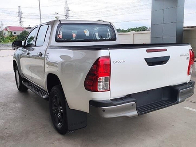 Toyota Hilux 2.4 E 4x2 AT