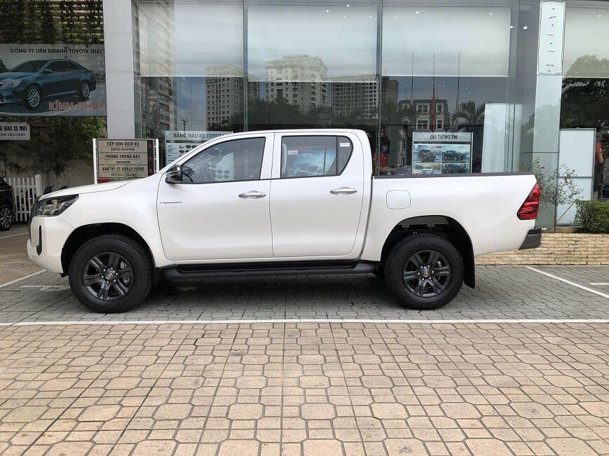 Toyota Hilux 2.4 E 4x2 AT