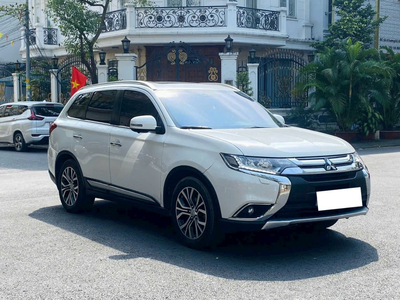 Xe CŨ Mitsubishi OUTLANDER CVT 2.0 Premium 2019 màu trắng
