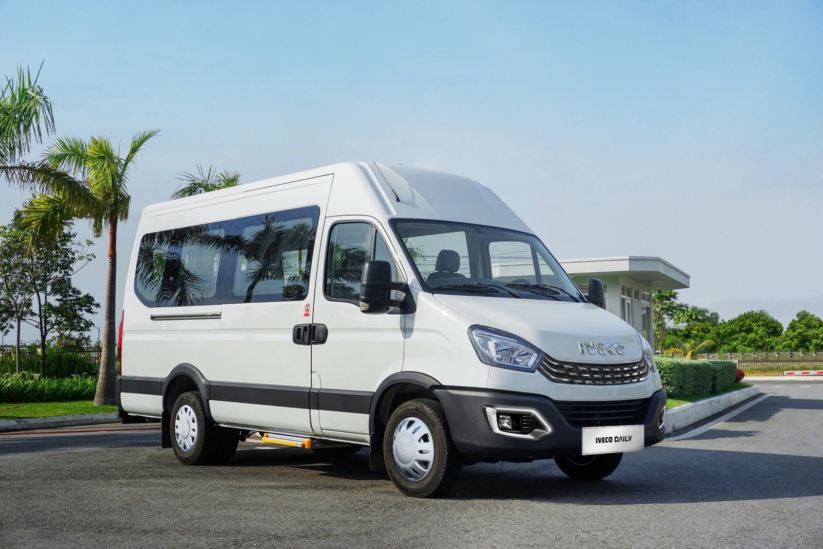 XE KHÁCH IVECO 16 CHỖ (IVECO DAILY)