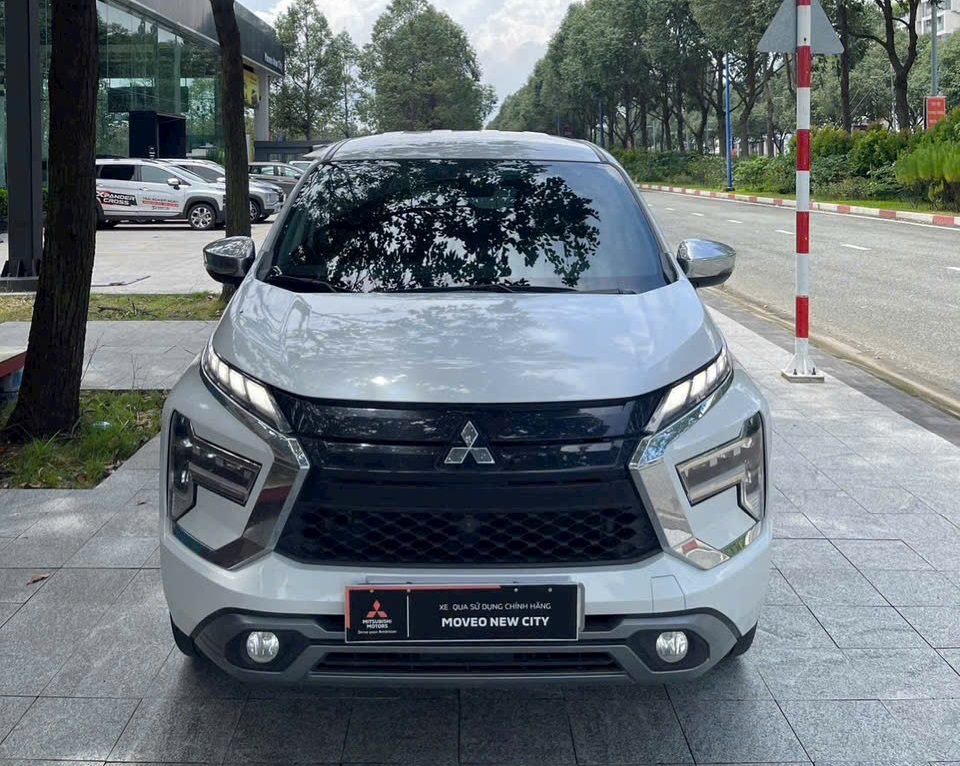 Xe lái thử công ty thanh lý Xpander Premium 2024