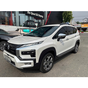 Xe LƯỚT Mitsubishi Xpander Cross 2025 màu trắng