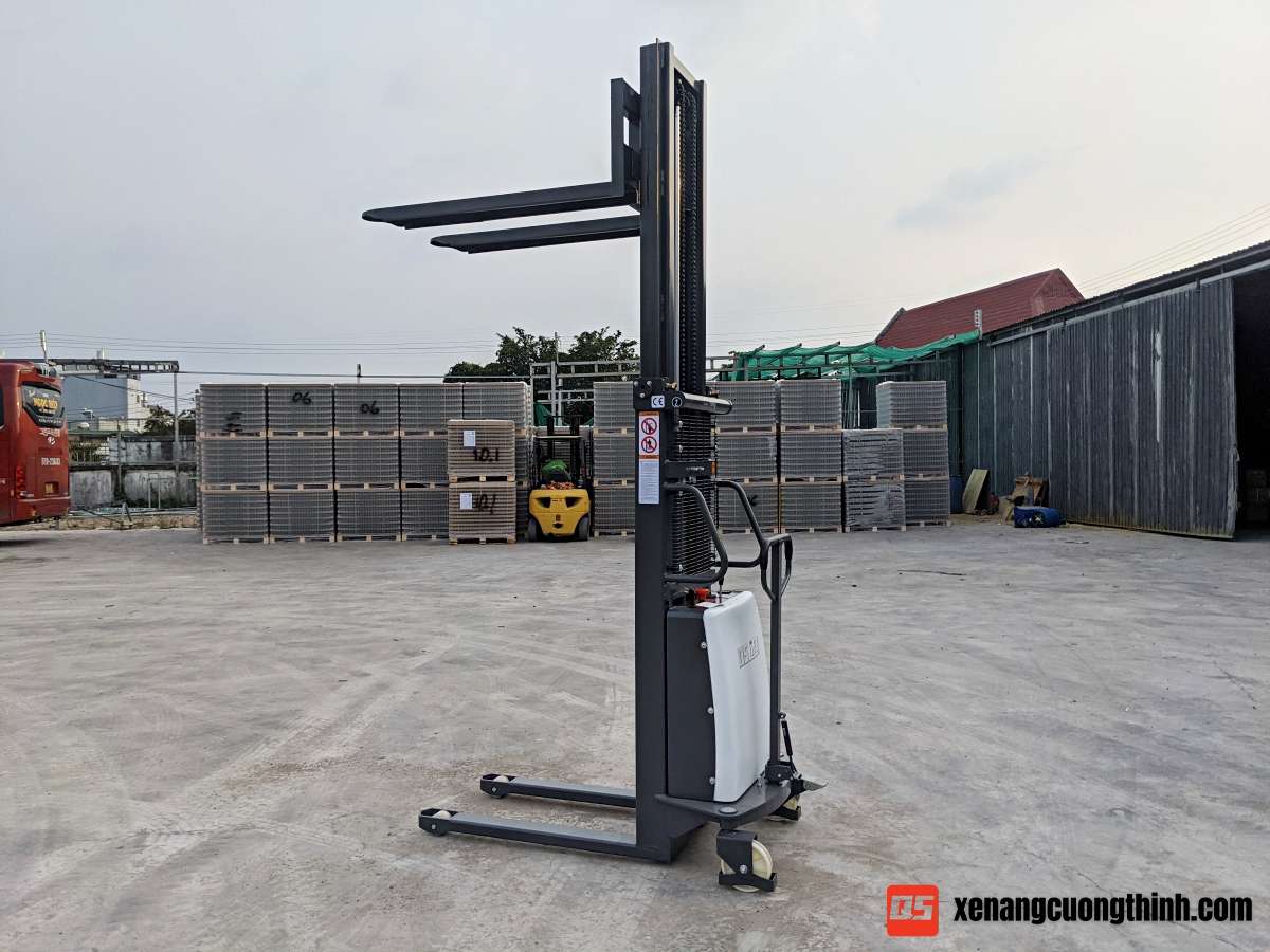 Xe nâng bán tự động 1.5 Tấn | QSLift QSS15