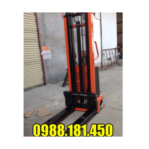 Xe nâng bán tự động 2 tấn 2.5m nhập khẩu Trung Quốc giá rẻ