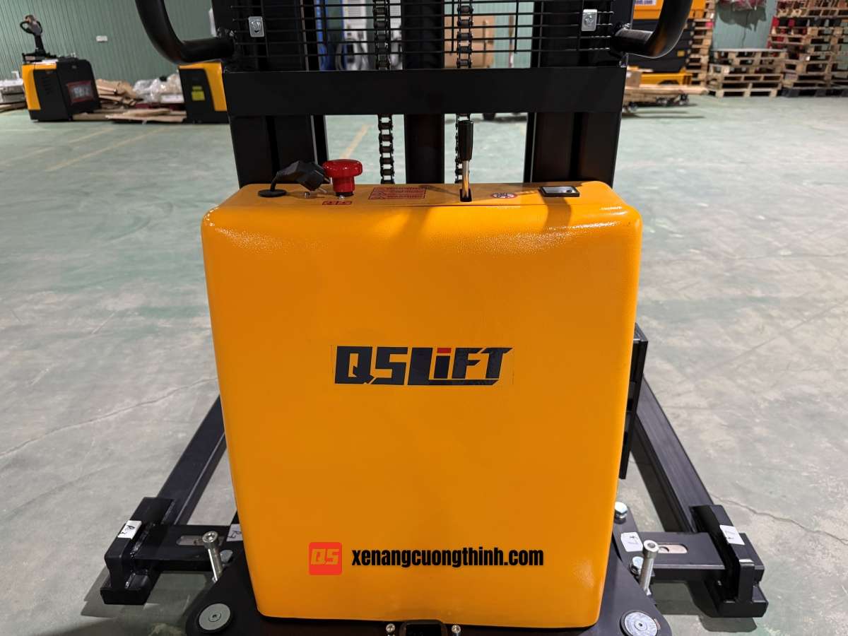 Xe Nâng Bán Tự Động Chân Rộng QSLift QSS15-SL