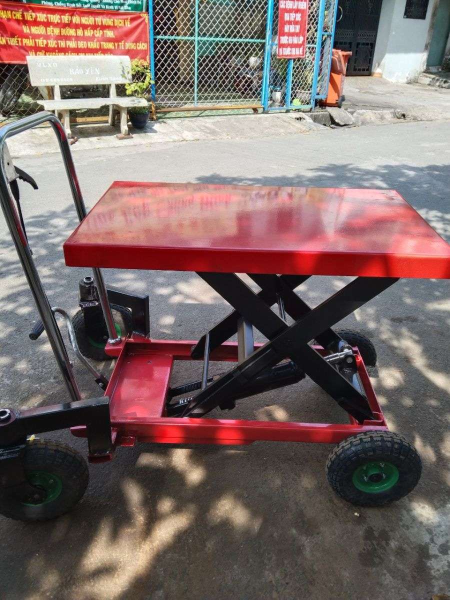 Nâng cấp bánh cao su cho xe nâng chậu cảnh