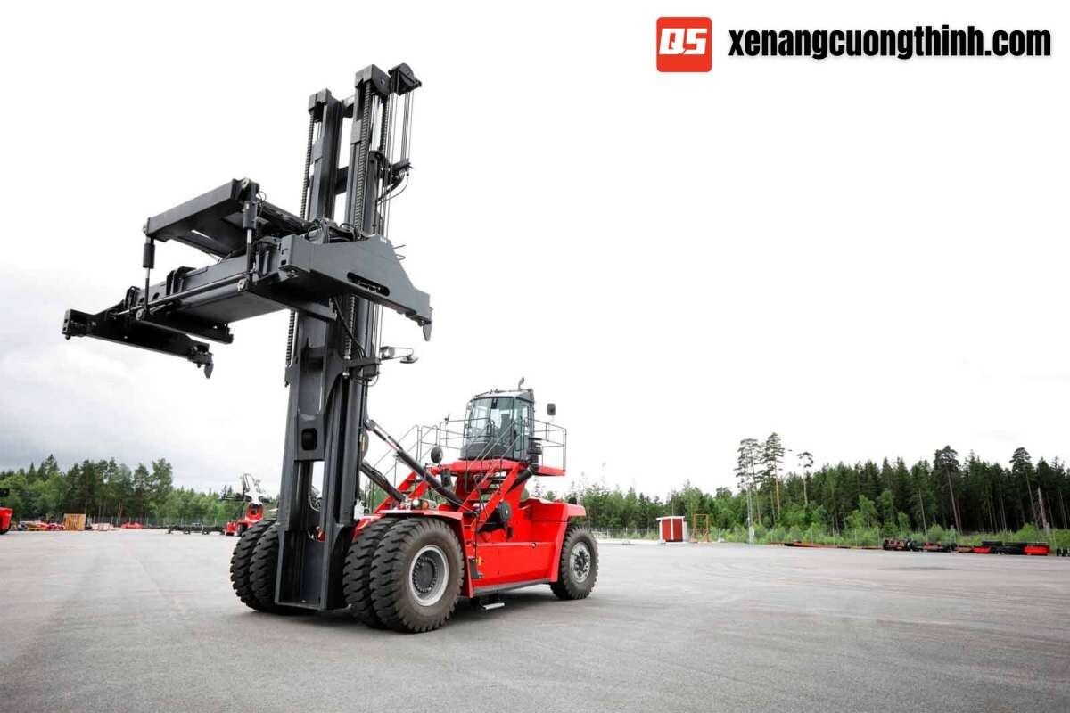 Xe nâng container là gì?