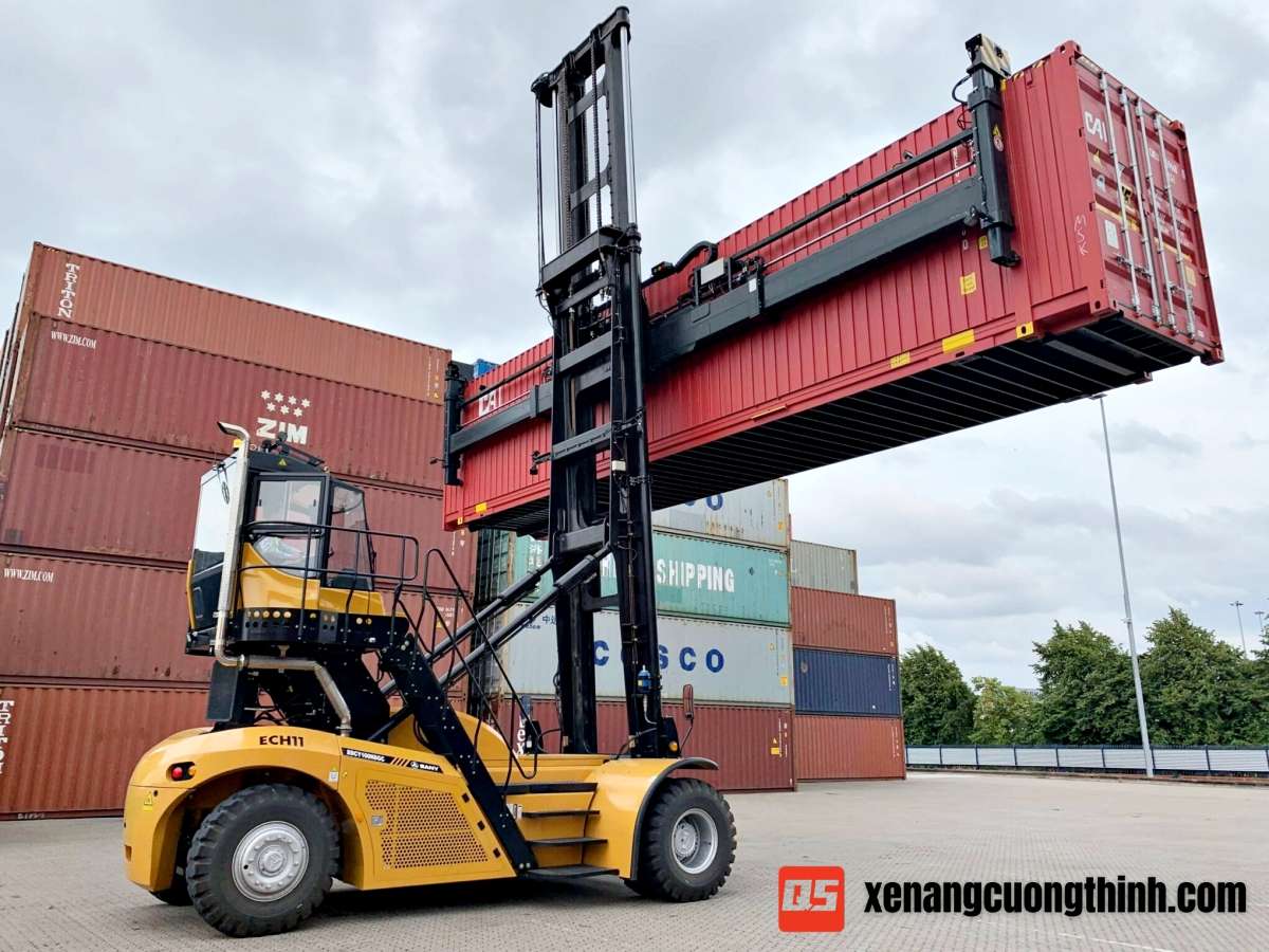 xe nâng container rỗng