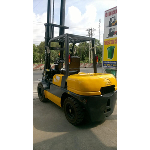 XE NÂNG DẦU 4 TẤN 4 MÉT