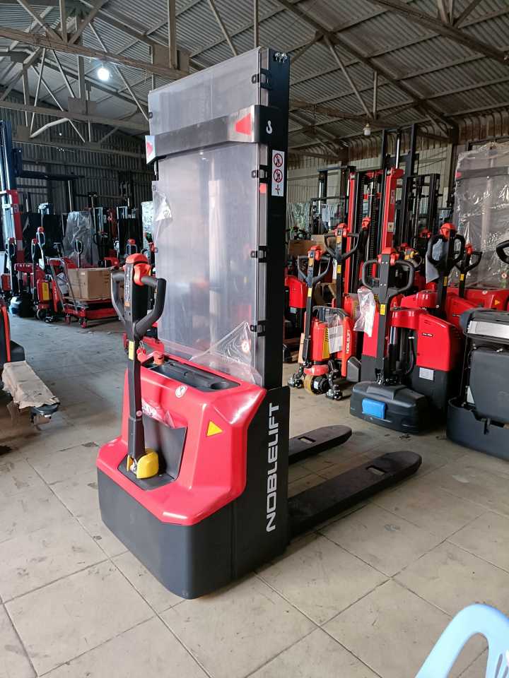 Xe nâng điện đi bộ lái 1 Tấn Noblelift