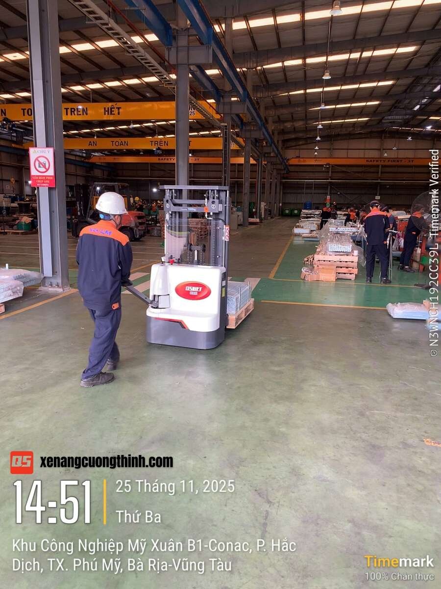 Xe Nâng Điện Stacker 1.5 Tấn Full Free Lift | QES15E-FLL