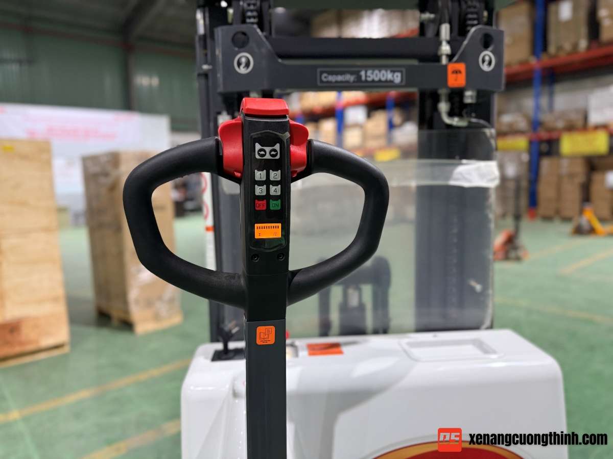 Chi Tiết Xe Nâng Điện Cao Stacker 1.5 Tấn Full Free Lift | QSLift QES15E-FFL