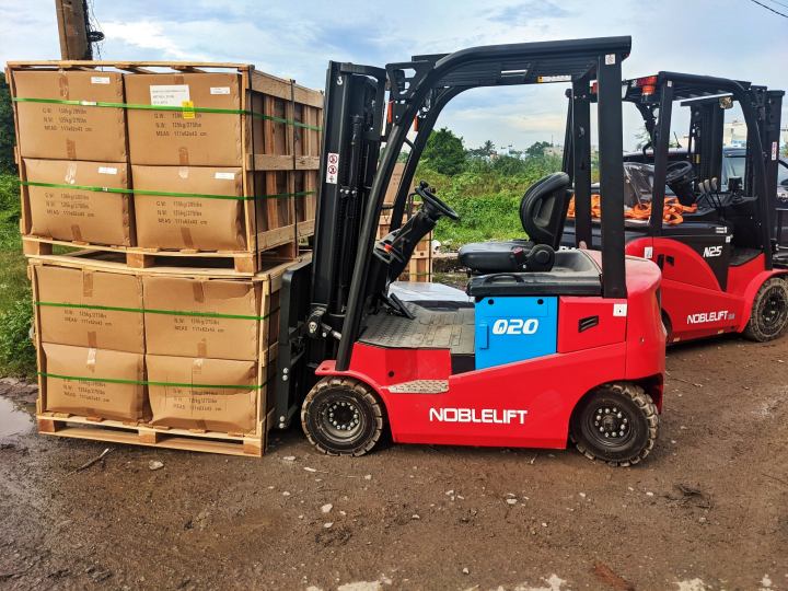 Xe nâng điện ngồi lái 2 Tấn Noblelift