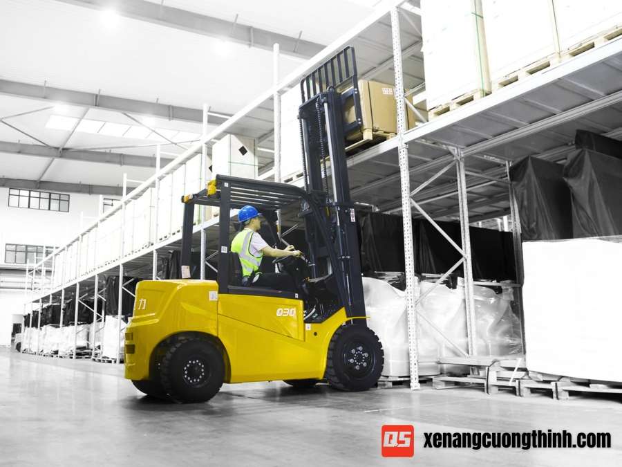 Xe Nâng Điện Ngồi Lái 3 Tấn