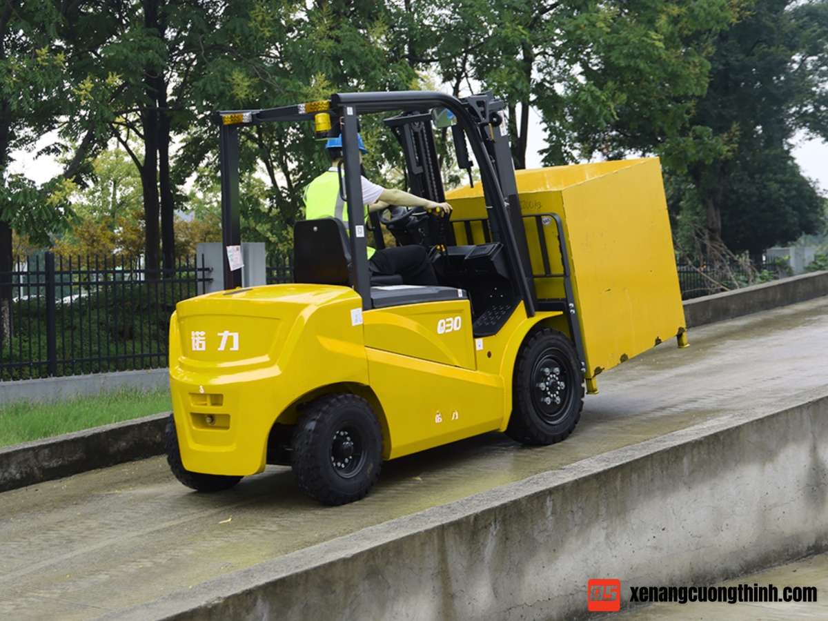 Xe Nâng Điện Ngồi Lái 3 Tấn Lithium