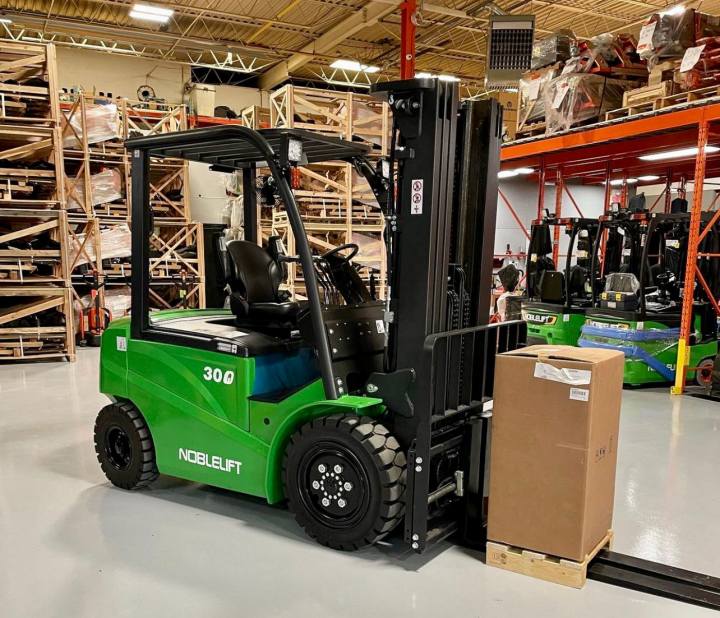 Xe nâng điện ngồi lái 3 Tấn Noblelift