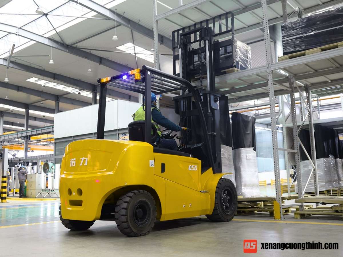 Xe Nâng Điện Ngồi Lái 5 Tấn Full Option | Xe Nâng Cường Thịnh