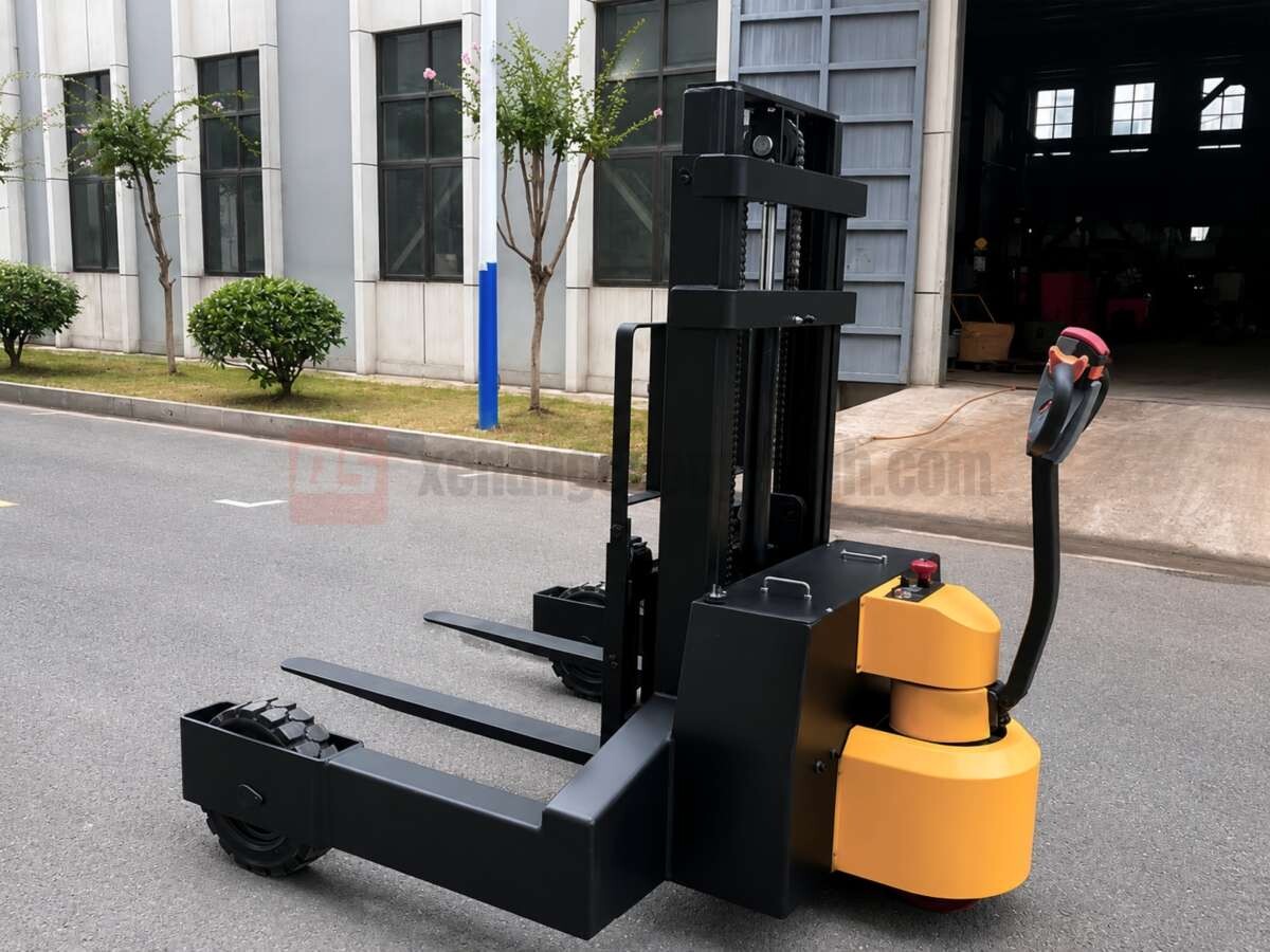 Xe Nâng Điện Stacker Bánh Cao Su | QSLift CDD15Y