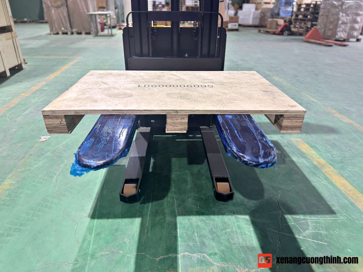 Xe Nâng Điện Stacker Đi Bộ Lái QSLift QES15E