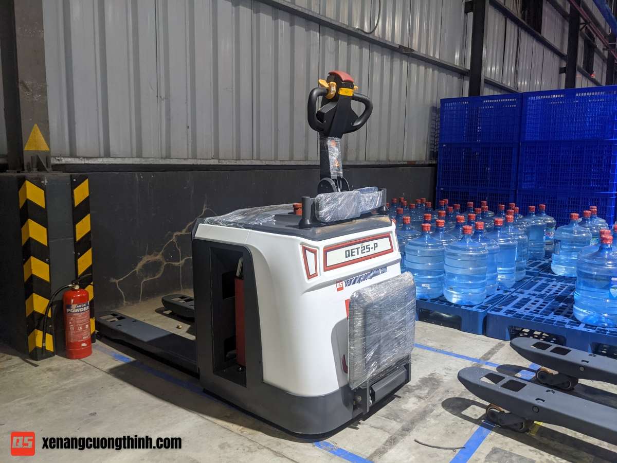 Xe Nâng Điện Thấp Có Bệ Đứng Lái Option Lithium | QSLift QET20-P