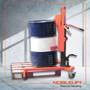 Xe nâng gắp phuy trên pallet