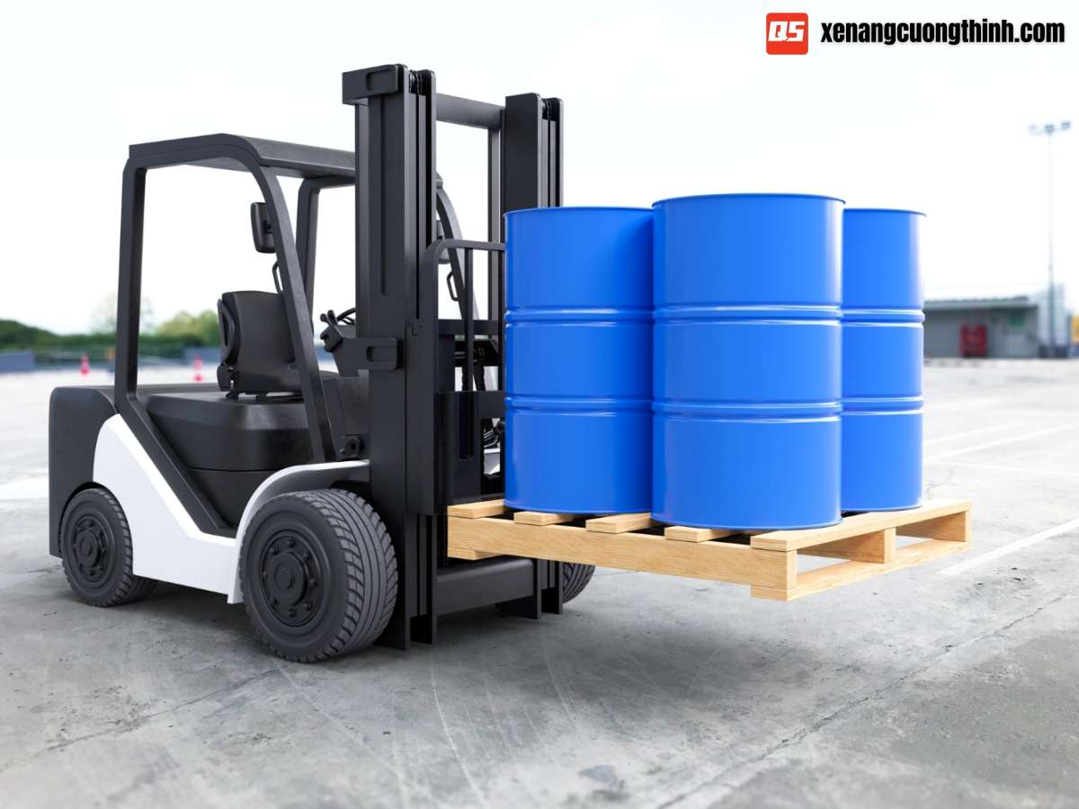 Xe nâng kẹp phuy