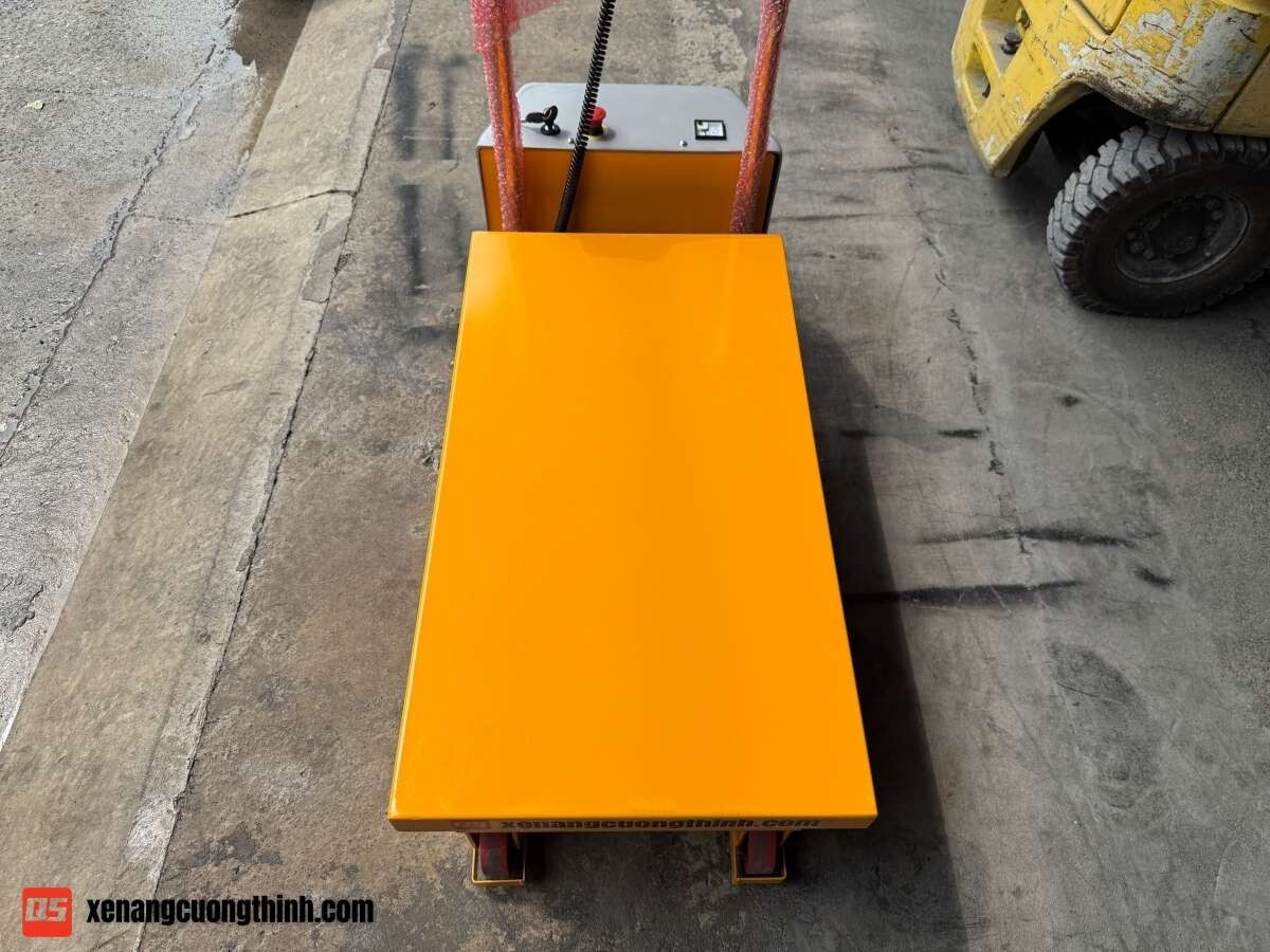 Mặt bàn thép nguyên khối chắc chắn