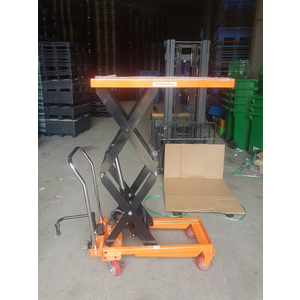 Xe nâng mặt bàn tải trọng 500kg Model SPT50S