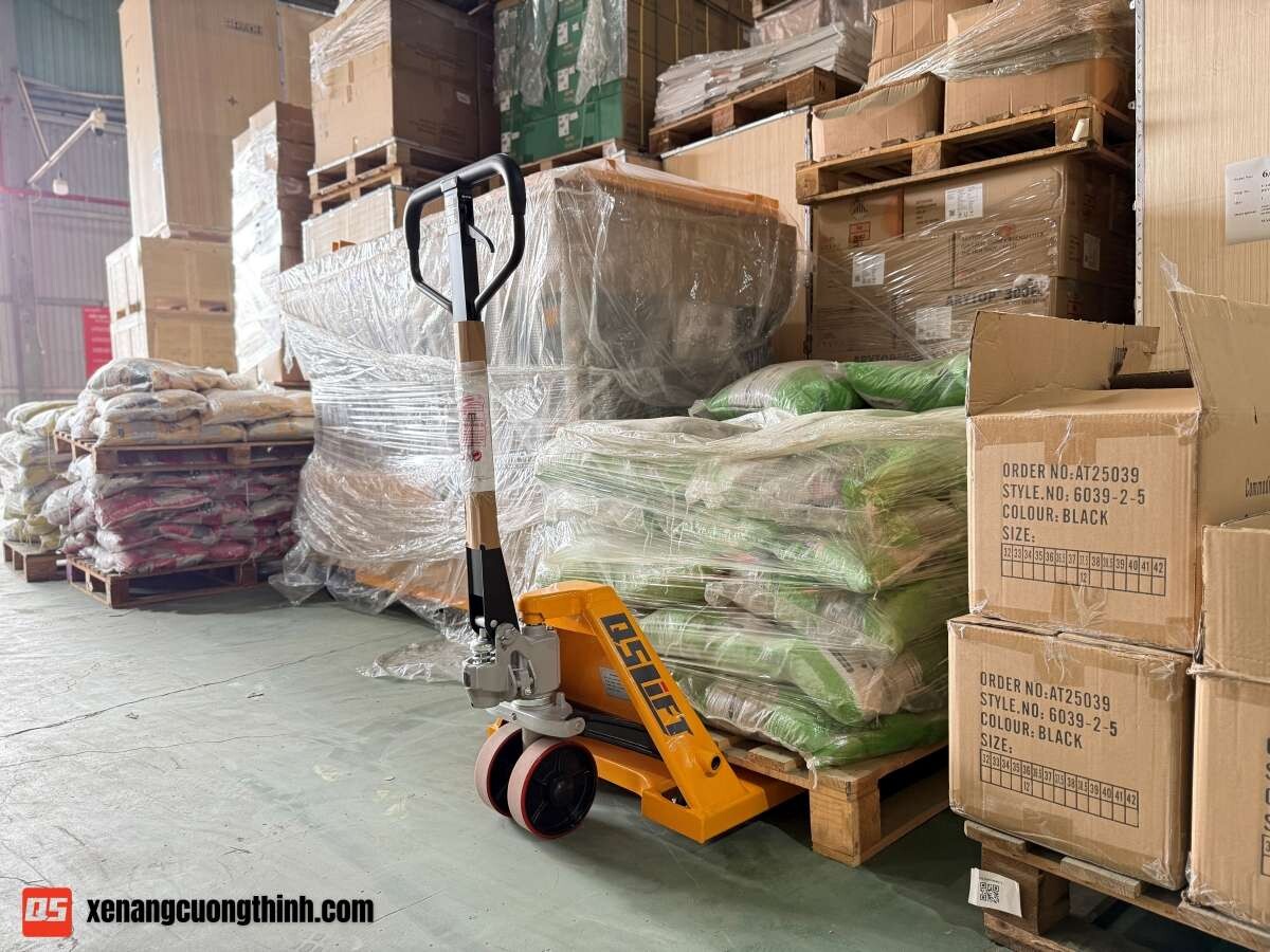 Bàn Giao Xe Nâng Tay | Xe Nâng Cường Thịnh