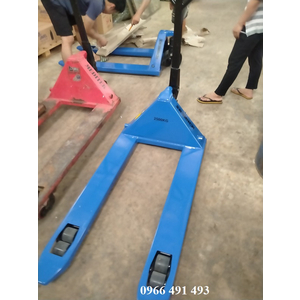 XE NÂNG TAY 2500KG CÀNG RỘNG 680MM